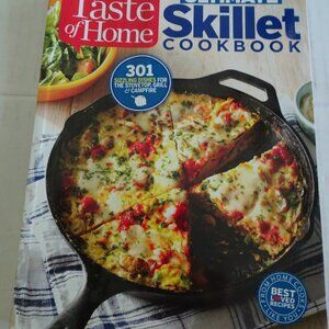 Taste of Home Ultimate Skillet Cookbook - 2016 - Softcover - 301 Recipes